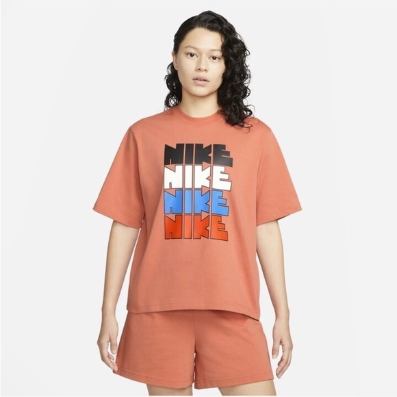 Nike Sportswear XS Circa 72 Women's Boxy T-Shirt Loose fit orange graphic - Picture 1 of 7